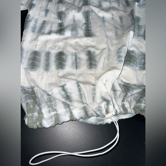 Jane & Delancey Sage Green & off white Tie Dye Cinch Waist Tee Size Small EUC - Picture 2 of 6